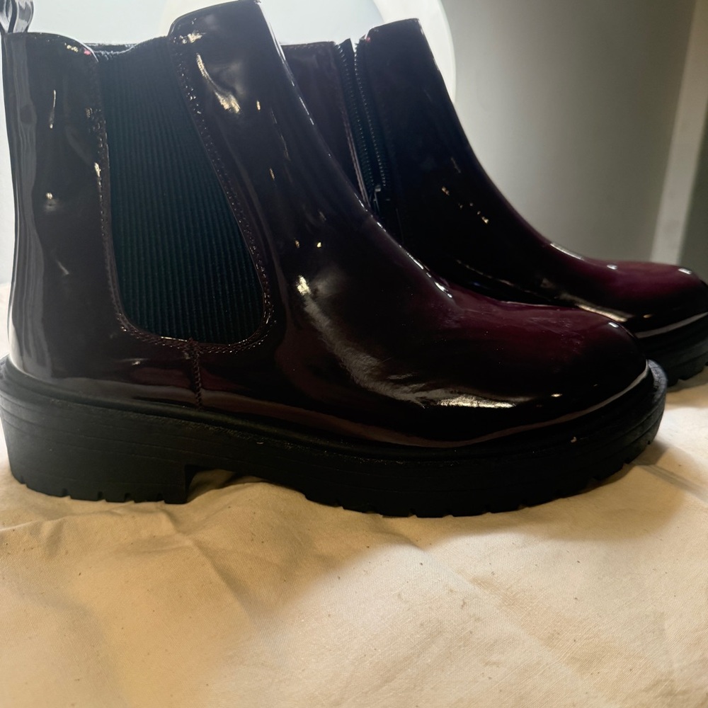 New Look Burgundy Gloss Ankle Boots